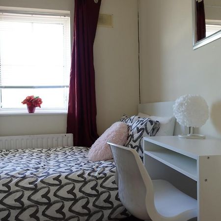Females Only - Private Bedrooms In Dublin Lucan Dış mekan fotoğraf