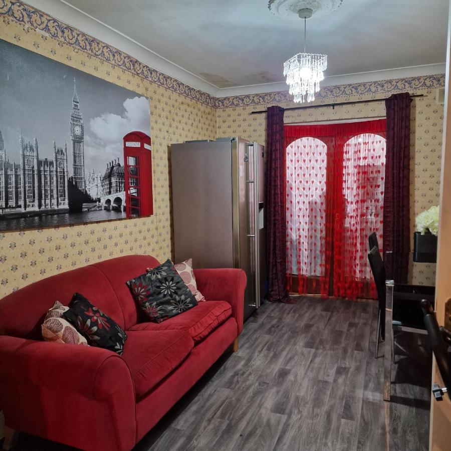 Females Only - Private Bedrooms In Dublin Lucan Dış mekan fotoğraf