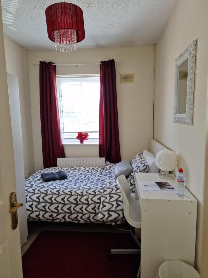 Females Only - Private Bedrooms In Dublin Lucan Dış mekan fotoğraf